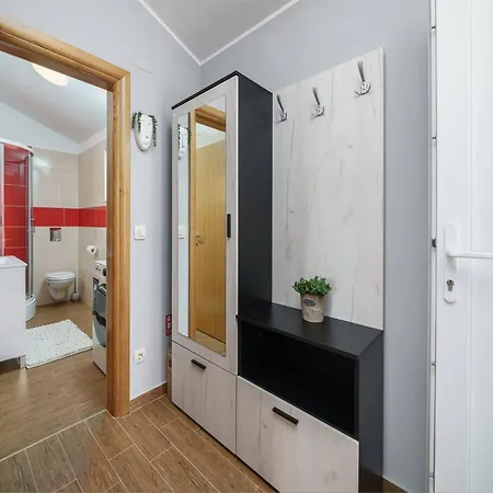 Garden Boutique Apartment *